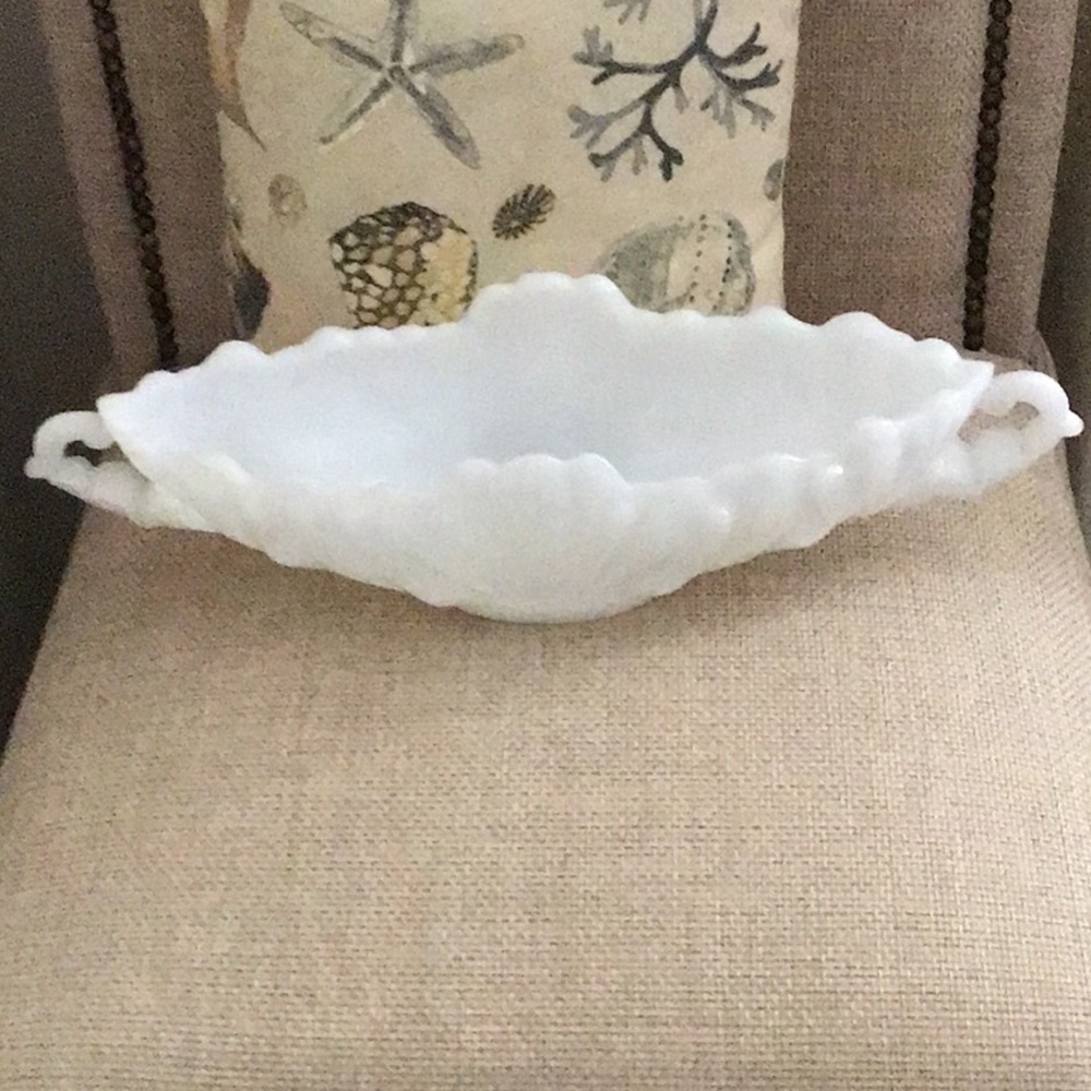 Milk glass vase